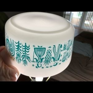 Vintage Pyrex Amish Butterprint Dish, shows very minor wear, smoke free home
